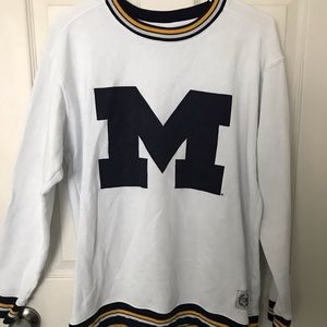 Light Crew Neck (Michigan) From Pink